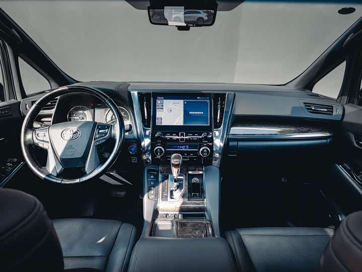 Фото 7 - Toyota Alphard