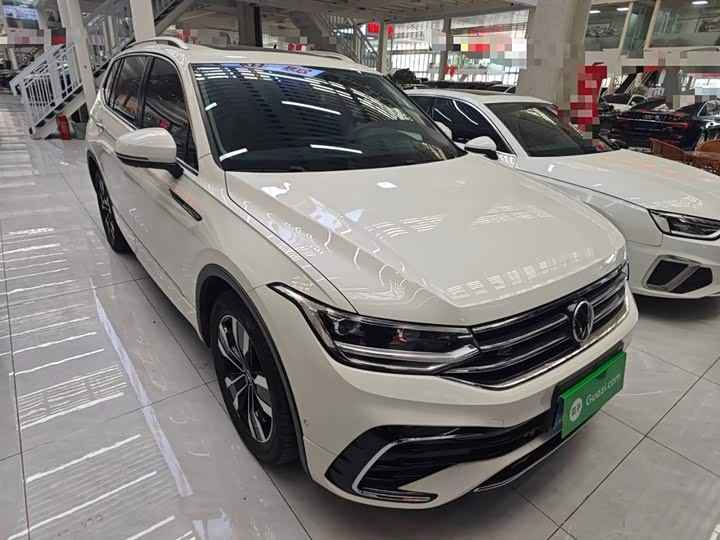 Фото 4 - Volkswagen Tiguan L Pro