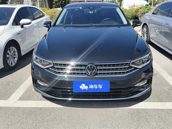 Фото 2 - Volkswagen Magotan