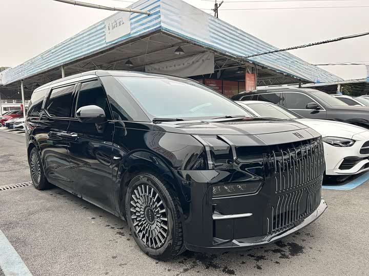 Фото 3 - Zeekr 009