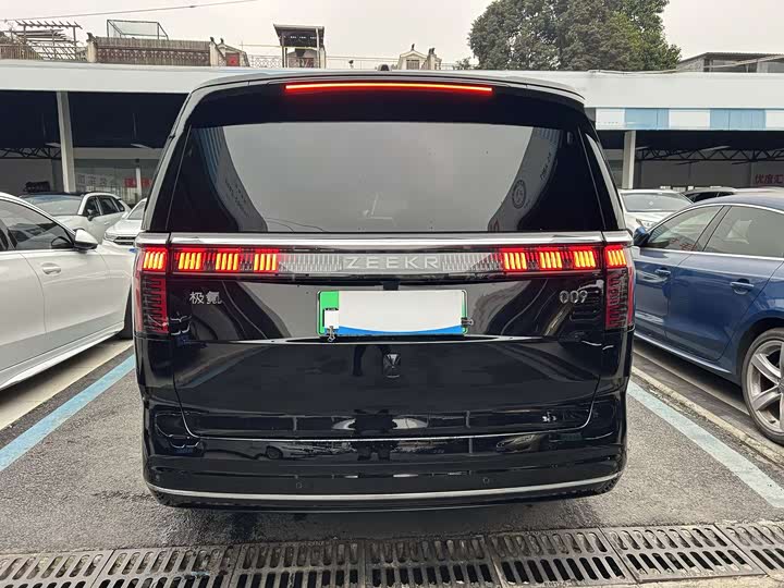 Фото 5 - Zeekr 009