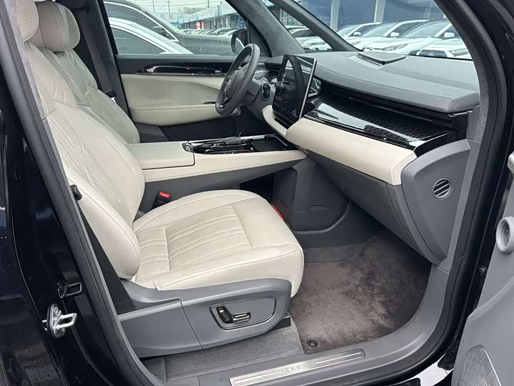 Фото 9 - Zeekr 009