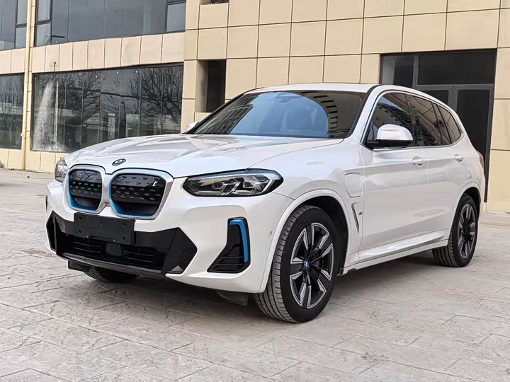 Фото 1 - BMW iX3