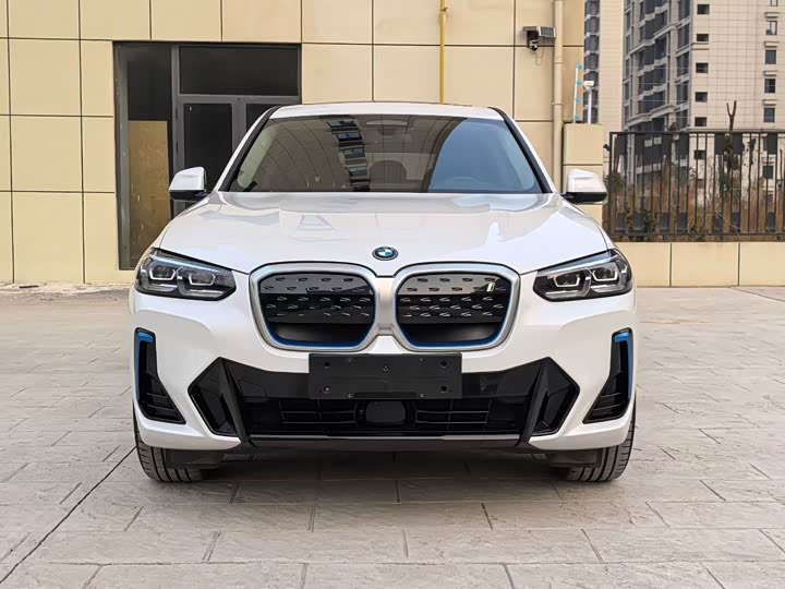 Фото 2 - BMW iX3