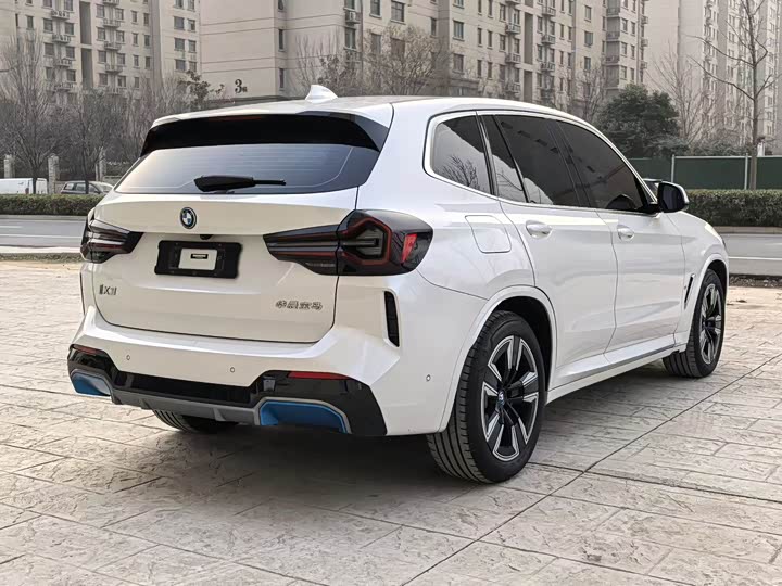 Фото 7 - BMW iX3