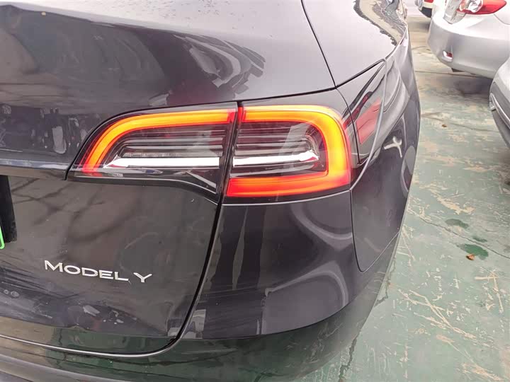 Фото 8 - Tesla Model Y