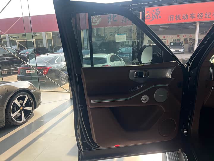 Фото 7 - Tank 700 Hybrid