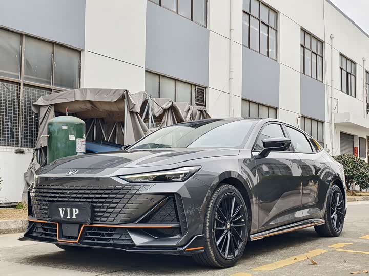 Фото 2 - Changan UNI-V