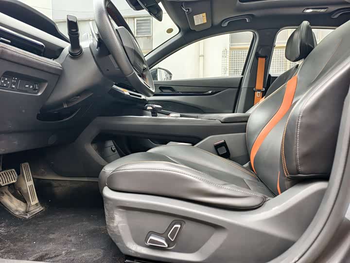 Фото 4 - Changan UNI-V