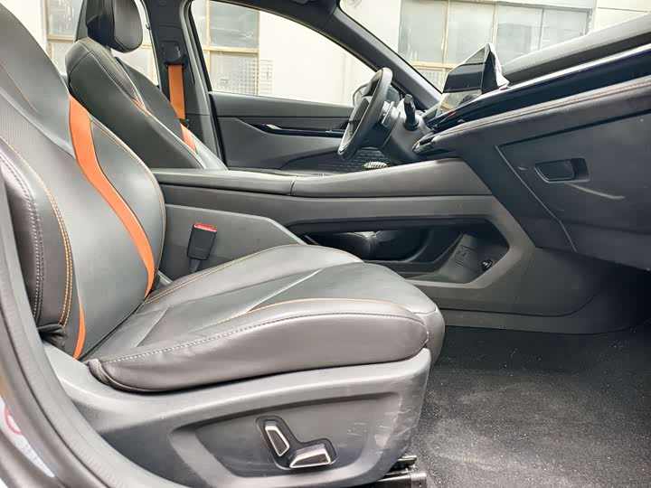 Фото 9 - Changan UNI-V