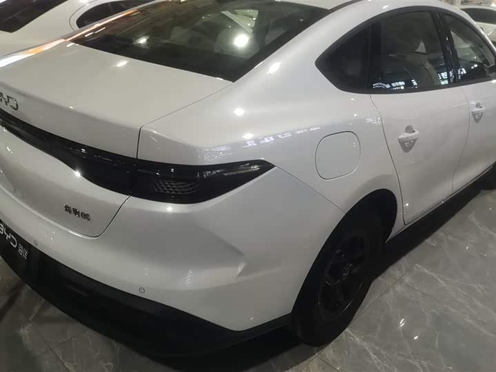 Фото 3 - BYD Qin Plus