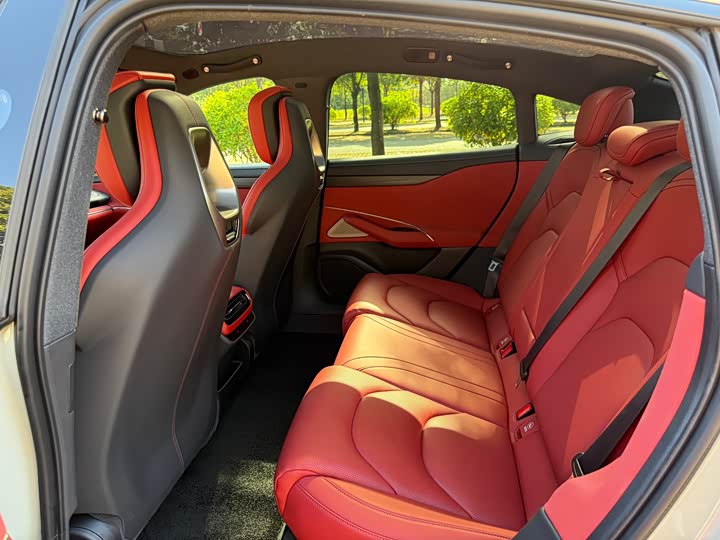 Фото 9 - Xiaomi SU7