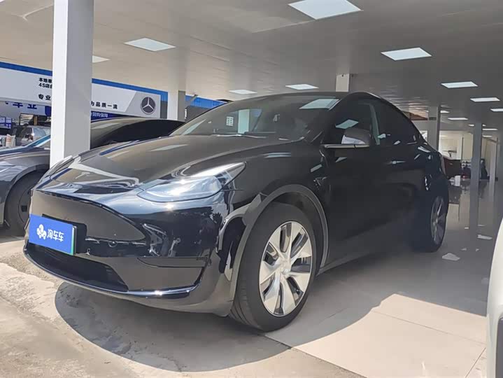 Фото 1 - Tesla Model Y