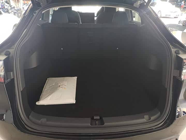 Фото 4 - Tesla Model Y