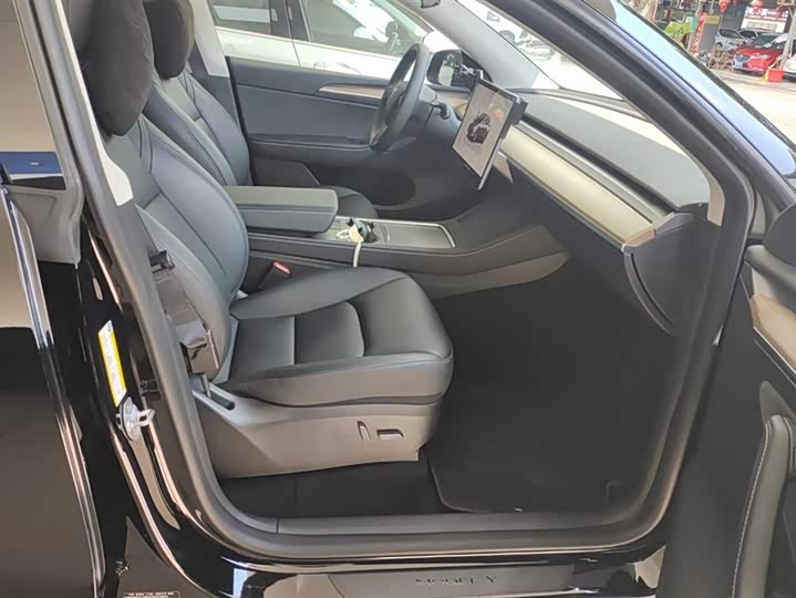 Фото 8 - Tesla Model Y