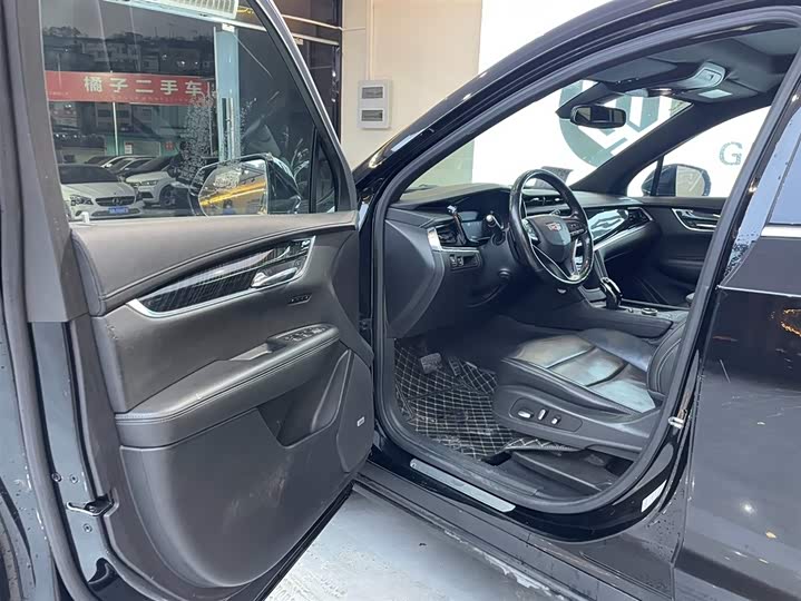 Фото 4 - Cadillac XT6