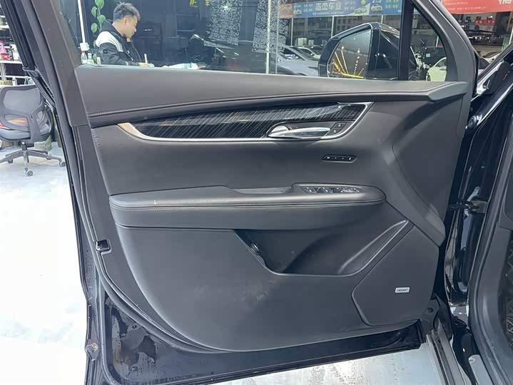 Фото 5 - Cadillac XT6