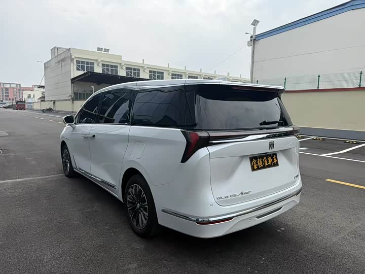 Фото 7 - Buick GL8 ES