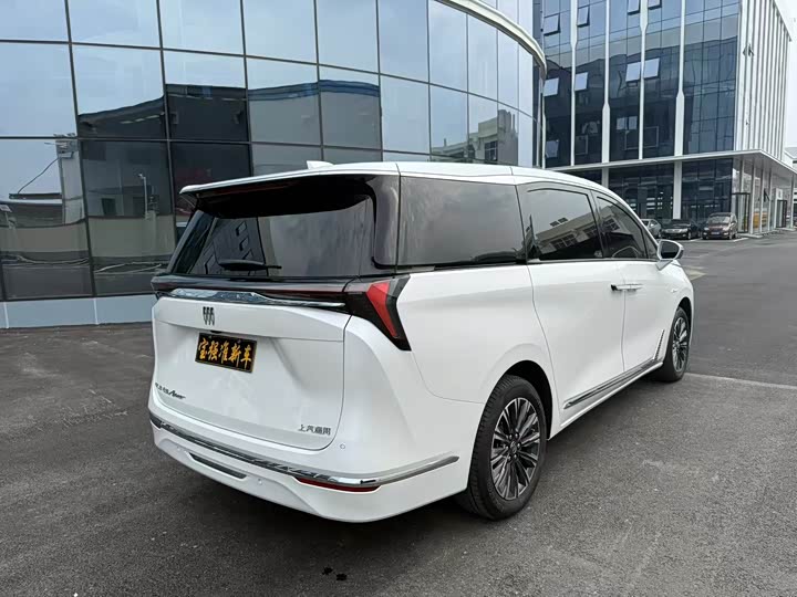 Фото 9 - Buick GL8 ES