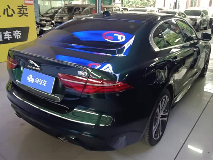 Фото 3 - Jaguar XE L