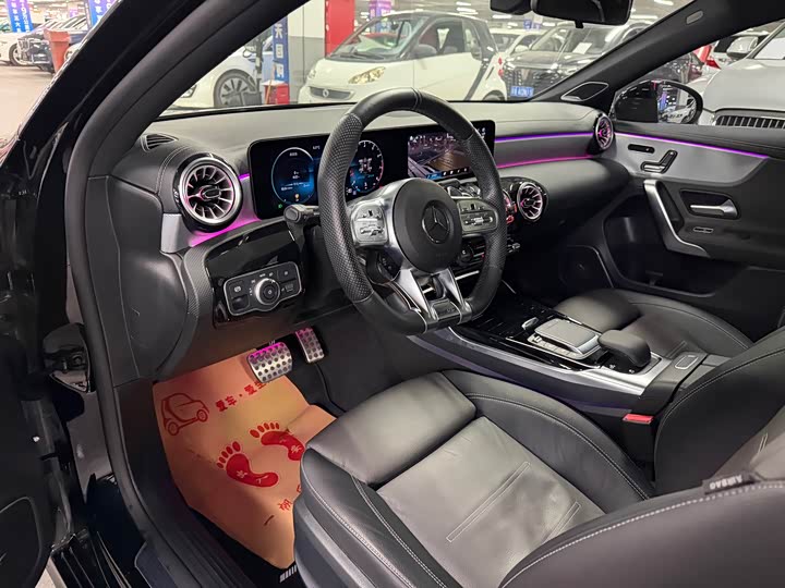 Фото 9 - Mercedes-Benz A-Class AMG