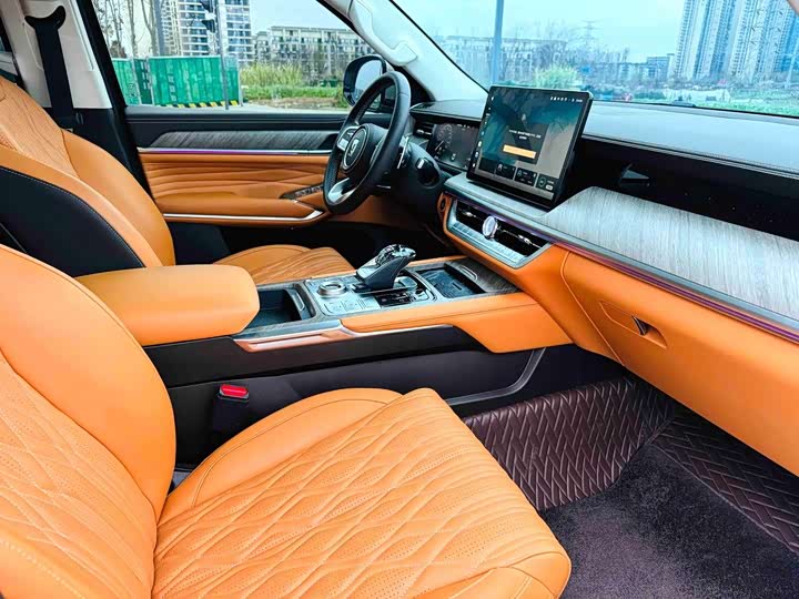 Фото 7 - Tank 500 Hybrid