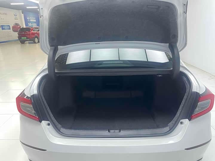 Фото 8 - Honda Accord