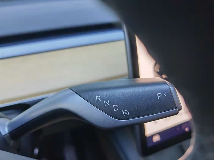 Фото 8 - Tesla Model Y