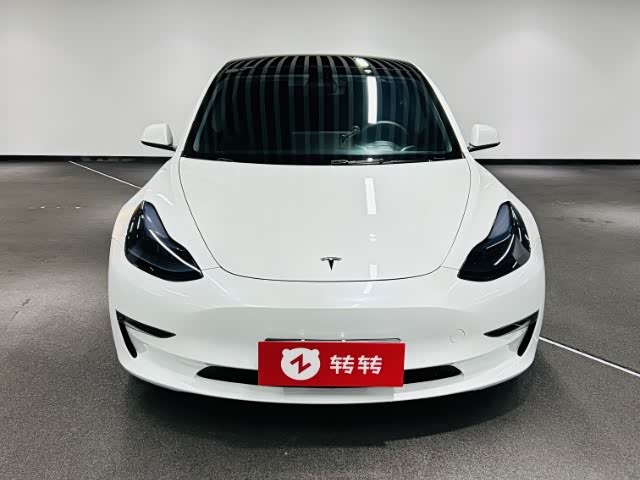 Фото 2 - Tesla Model 3
