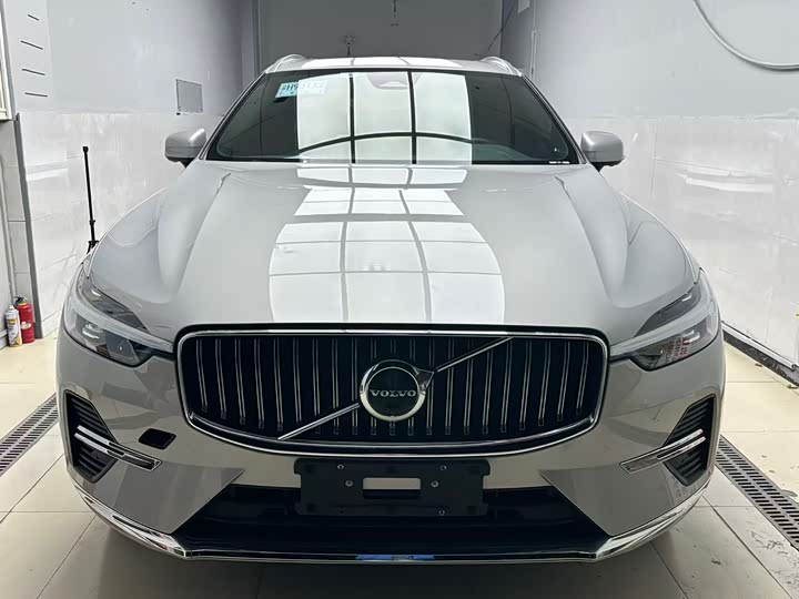 Фото 1 - Volvo XC60 Hybrid