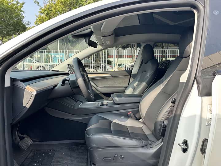 Фото 9 - Tesla Model Y