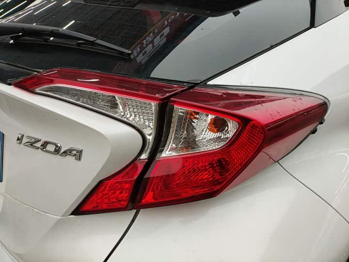 Фото 8 - Toyota Izoa