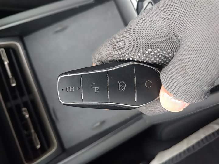 Фото 9 - BYD Qin L