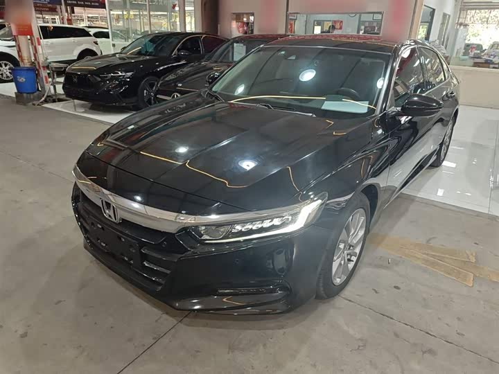 Фото 2 - Honda Accord