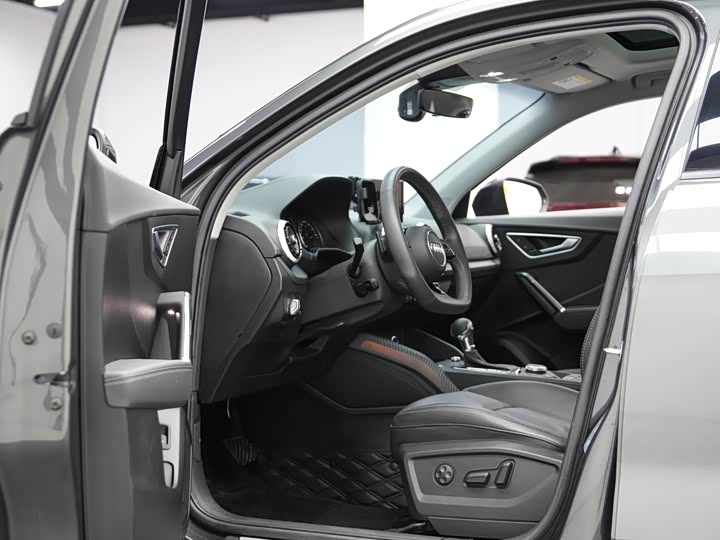 Фото 9 - Audi Q2L