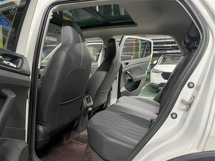 Фото 8 - Volkswagen T-Cross