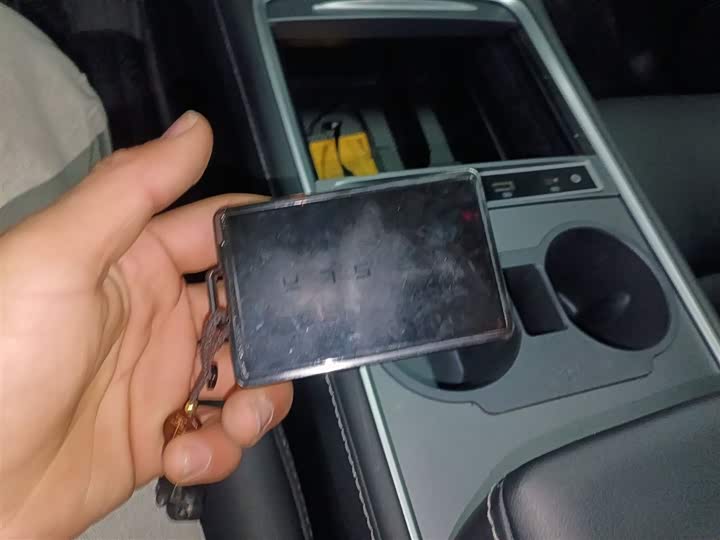 Фото 9 - Tesla Model Y