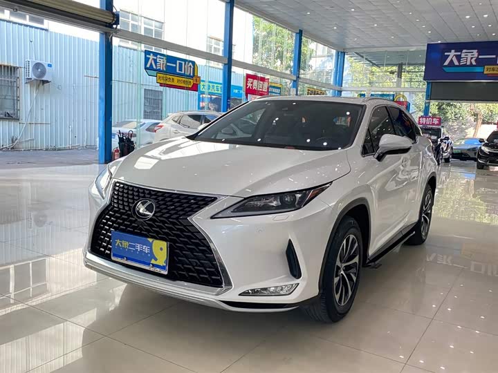 Фото 1 - Lexus RX