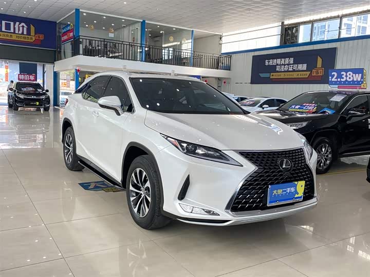 Фото 3 - Lexus RX