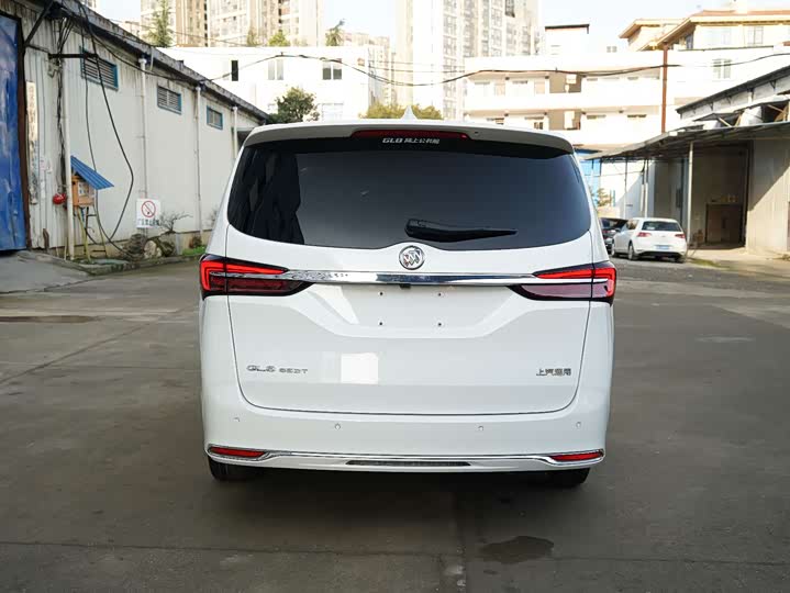 Фото 8 - Buick GL8 ES