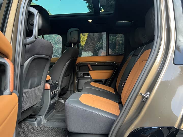 Фото 9 - Land Rover Defender