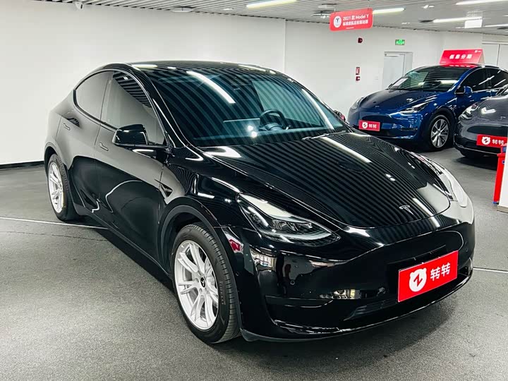 Фото 3 - Tesla Model Y