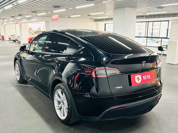 Фото 6 - Tesla Model Y