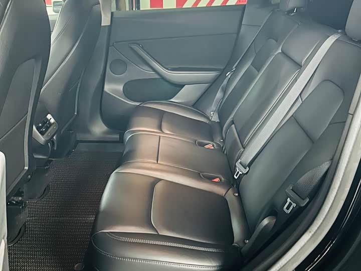 Фото 8 - Tesla Model Y