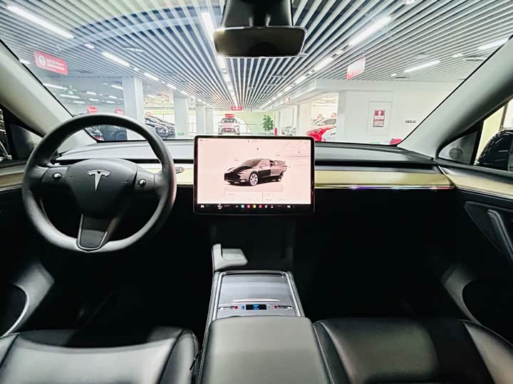Фото 9 - Tesla Model Y