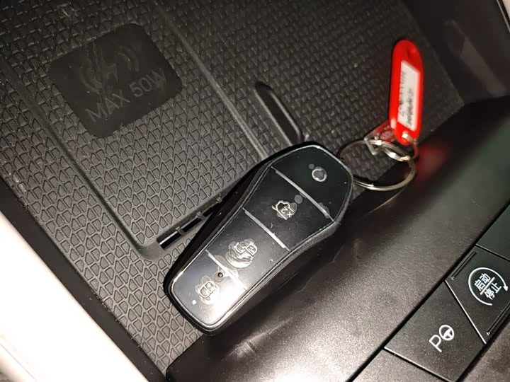 Фото 9 - BYD Yuan Up