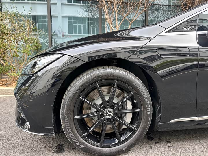 Фото 4 - Mercedes-Benz EQE