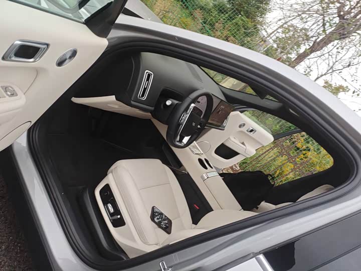 Фото 2 - LiXiang L8