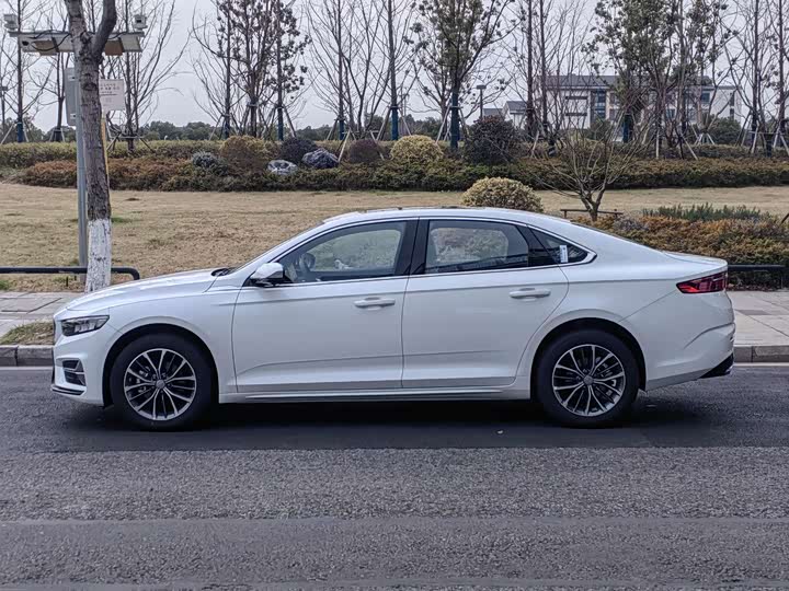 Photo 4 - Geely Preface