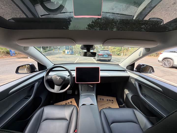 Фото 6 - Tesla Model Y